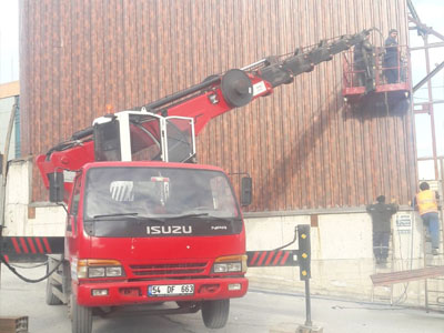 Erikci vinç olarak her tonaj ve her yükseklikte çalışabilecek vinç ihtiyaçlarınızı karşılıyoruz. Deneyimli operatörlerimizle kaliteli güvenli bir hizmet sunuyoruz.